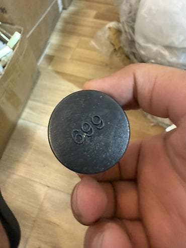 turba 50: **Metall boru üçün plastik başlıq / tıxac** Dairəvi formalı qara — 2