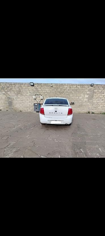 volkswagen passat b6: VAZ (LADA) Granta: 1.6 l | 2012 il 310000 km Sedan — 4