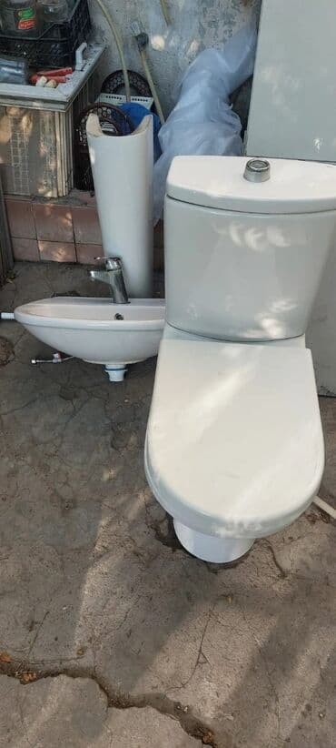 heyetde el uz yuyan: Dəst unitaz əl yuyan krant bir yerdə 120 m — 1