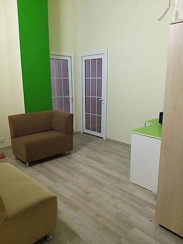 Satılır 9 cür mikrorayon Leylanın arxasında yerləşir. 93kv. Ev