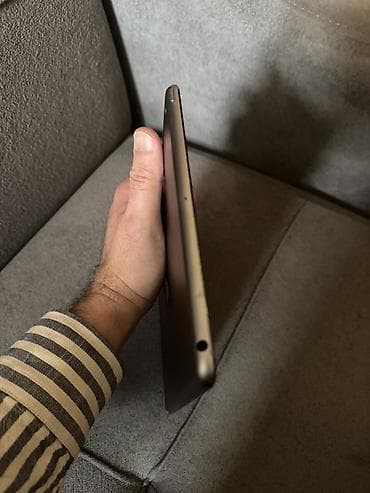 ipad 10 2: Apple iPad planşet,16 gb yaddash,adapter verilmir,barter taklif — 2