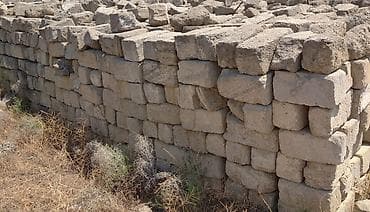 Mişar daş. Кубики. Köhnə möhkəm daşdır. 6000 yaxın var. 0.30 qəpik