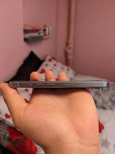 buds pro: IPhone 15 Pro, 128 GB, Natural Titanium, Face ID — 5