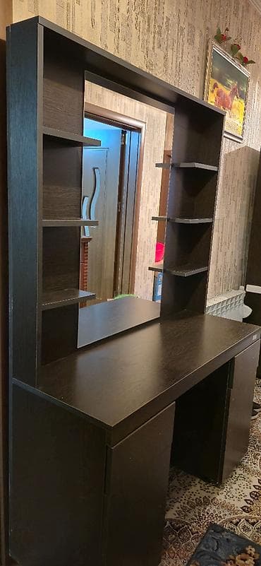 berber mebeleri: Yeni mebeldi istifadə olunmayıb 2ədəd güzgülü bərbər mebelidi — 5