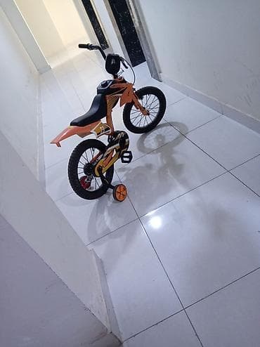 Uşaq velosipedi – idman motosikleti üslubunda, portağal rəngli — 5