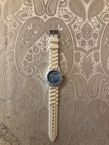 guemues qolbaq type 1: Ağ rəngli unisex qol saatı - Korpus: metal, yumru forma - Çərçivə — 1