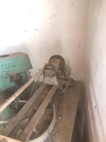 Tikinti daşları: Ağac torna dəzgahı 3fazali - Elektrik mühərriki ilə kəmər ötürücülü — 9