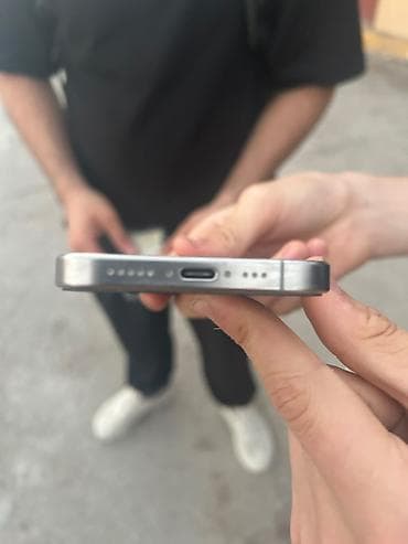 IPhone 15 Pro, Gümüşü, Face ID — 3