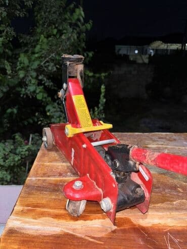 120 гидравличечесий углообжимной пресс для соединен: Yeni Hidravlik Domkrat, Maksimum yükqaldırma: 3 t, Ödənişli çatdırılma — 1