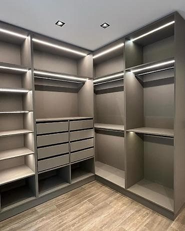 bugdanın qiyməti: Düz dolab, Qonaq otağı üçün, Dəhliz üçün, Yataq otağı üçün, Paltar üçün, Açılan, Korpuslu, 4 qapılı — 2