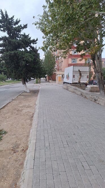 аренда помещений под магазин одежды: Pod obyekt satiram. 75 kv evin ozudur elave qarşisinda artirmaqa yeri — 2