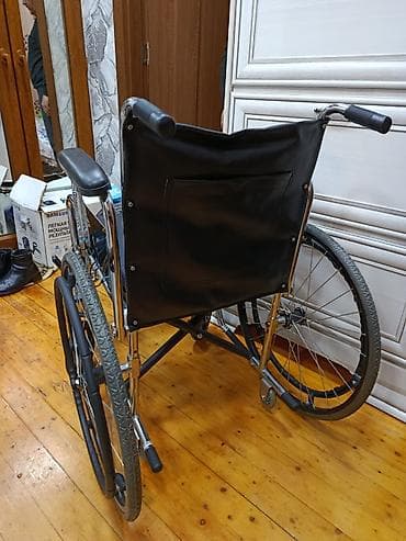 Tualet funksiyalı əlil arabası - Geniş, yumşaq oturacaq və bel — 2