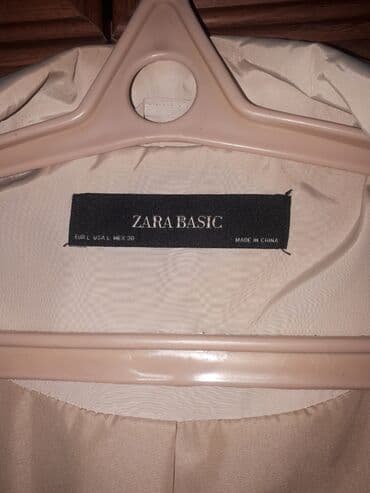 Женская куртка ZARA размер L. 30 манат. Одевали два раза. (покупали за