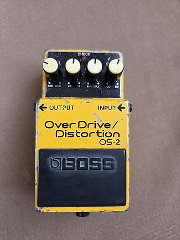ses mixeri: BOSS OverDrive/Distortion OS-2 gitara pedalı. Bu model overdrive və — 1