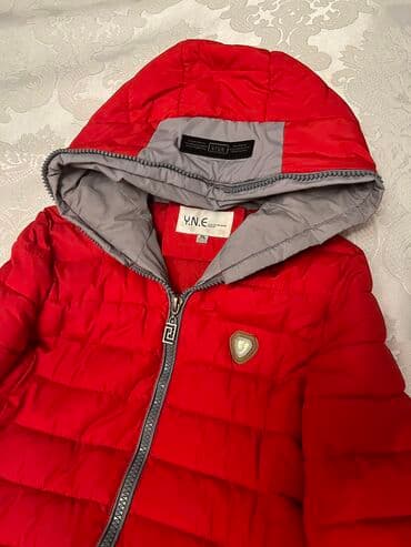 fosfor kurtka: 85e alinib 3-4 defe geyilib indi boyukg oldugu ucun satilir — 4