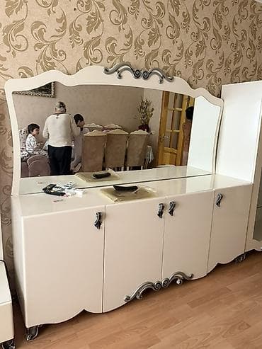 perla mebel salonu: Klassik üslubda qonaq otağı mebelləri dəsti Tərkibi: - Geniş — 3