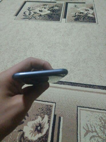kondisioner hisseleri: IPhone 8, 64 GB, Qara, Qırıq — 6