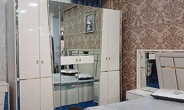 boydan guzgu: Qonaq otağı üçün, İşlənmiş, Açılan, Kvadrat masa, 8 stul — 10