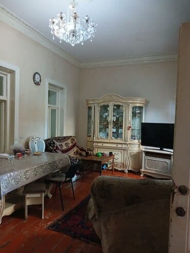 fezail bayramov kucesi: Gəncədə tam mərkəzdə Sabir küçəsində 4 otaqlı həyət evi cox təcili — 3