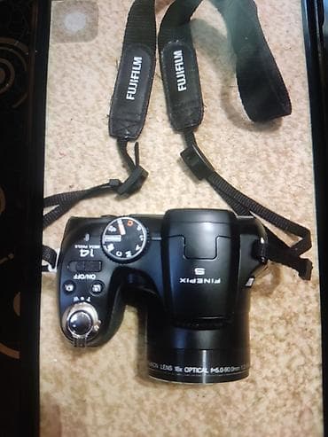 disk r20: Fujifilm FinePix S seriyalı bridge fotoaparat - 14 MP sensor (korpus — 4
