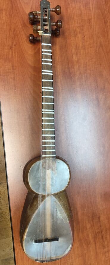 Духовые инструменты: Gözəl səsə malik köhnə, tam professional tardır. Çatsız, sınıqsız — 1