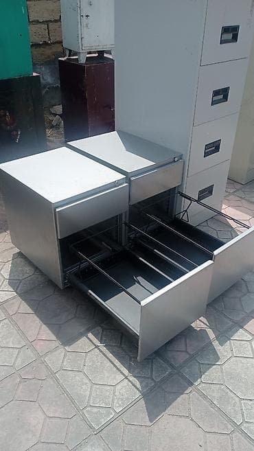 plastik dolabı: Dəmir rəflər,demir siyirmeler.4 gozluler 75Azn2 gozluler — 2