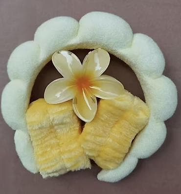Məhsul: Yumşaq çiçək formalı saç halqası (scrunchie) - Dizayn: Çiçək