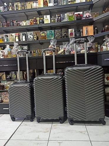 Sərt korpuslu 3-lü çamadan dəsti - Ölçülər: kiçik, orta, böyük (kabin