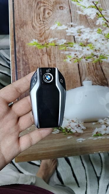 Bu BMW smart açarı, avtomobilinizi uzaqdan idarə etmək üçün nəzərdə