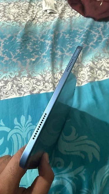 ipad satilir: Ipad 11inc a16 2025 4 aydı alınıb. Problemi yoxdur. Pil 100%. Devir — 1