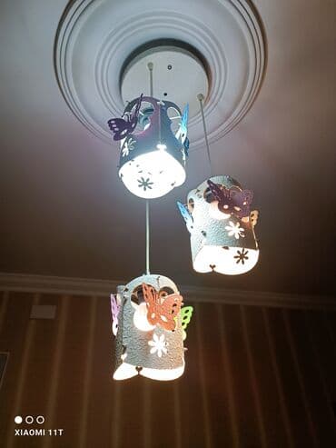 kəpənəy: TƏCİLİ SATILIR! Üstündə göy,narıncı, yaşıl çəhrayı kəpənəklər var — 3