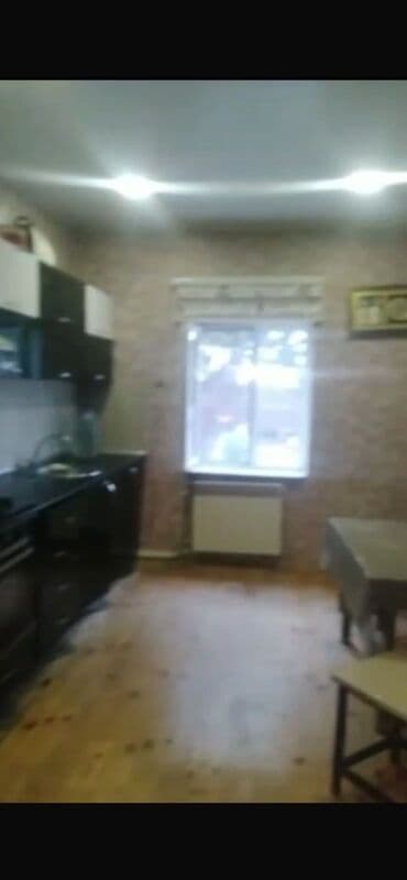 загородный дом с гаражом: 4 комнаты, 4 м², Нет кредита, Средний ремонт — 5