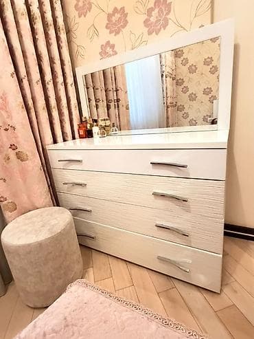 puflar: Yataq otağı mebel dəsti – ağ rəngdə, müasir üslub Tərkibi: - Çarpayı — 5