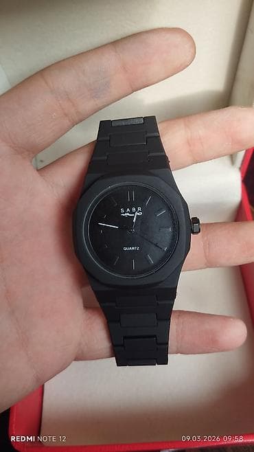 Qol saatı, rəng - Qara