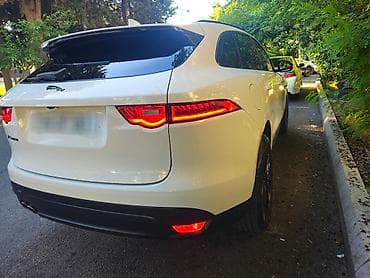 Jaguar F-Pace: 2 л | 2017 г. 155000 км Внедорожник — 5