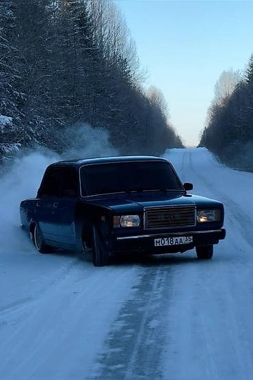 mitsubisi l 200: VAZ 2107 (klassik “Jiquli”) – arxaötürücülü sedan - Korpus: qara — 1