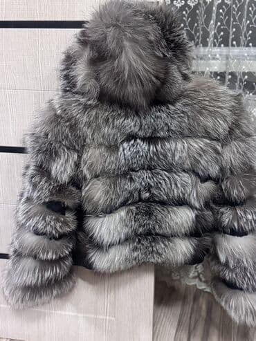 Qadın ayaqqabıları: S m razmer şuba cernoburka. 900 azn e alinib 1 defe restarana geyilib — 3