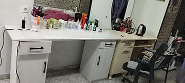 Gözəllik salonu üçün iş masası və aksesuar komplekti - Uzun, geniş iş at lalafo.az Gözəllik salonu üçün iş masası və aksesuar komplekti - Uzun, geniş iş