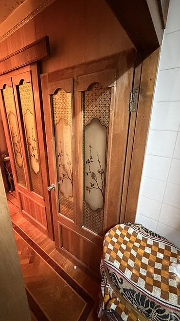 Taxta sürgülü qapılar dəsti - Material: təbii ağac karkas, şüşə — 2