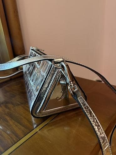 əl cantası: Yeni — 3