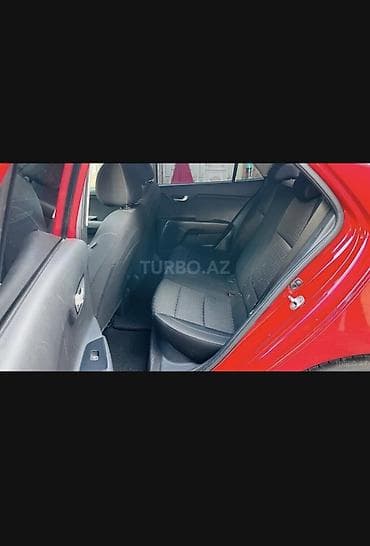 qırmızı maşınlar: Kia Rio: 1.6 l | 2019 il Hetçbek — 2