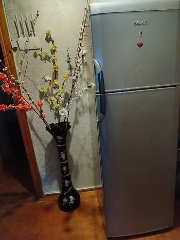 купить микроволновку б у: Beko soyuducu 180 Azn. Matoru yeni dəyişilib. Tək problem aşağısı — 2