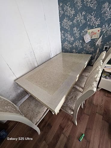 dekor ref: Klassik üslubda qonaq otağı mebel dəsti Tərkibi: - Yemək masası — 2