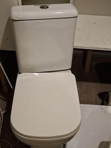 hamam baki: İkiqat düyməli su baklı unitaz Az işlənmiş, əla vəziyyətdə - Klassik — 1