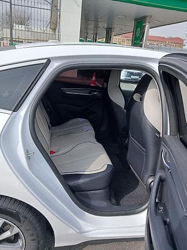 Su nəqliyyatı: BYD Qin Plus: 1.5 l | 2025 il 40000 km Sedan — 5