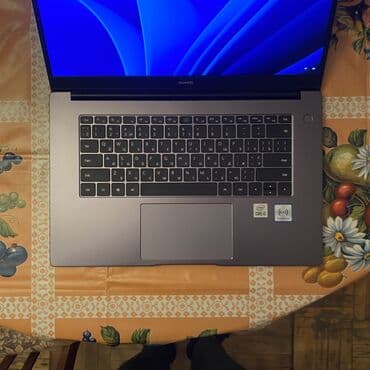 huawei matebook d15: Intel Core i7, 16 ГБ ОЗУ, 15.6 " — 2