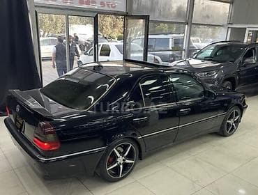 bmw 39 lip: Mercedes-Benz 230: 2.3 l | 1999 il Sedan — 4