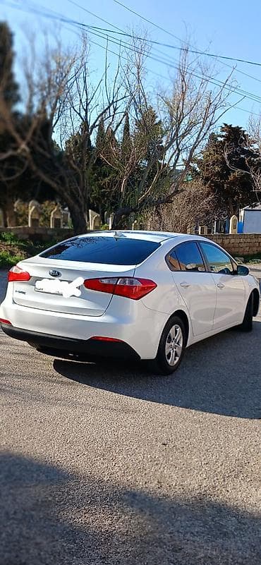 kia sou 2013: Kia Cerato (Forte) sedan – ağ rəng, Azərbaycan nömrə nişanı 77-RT-173 — 9