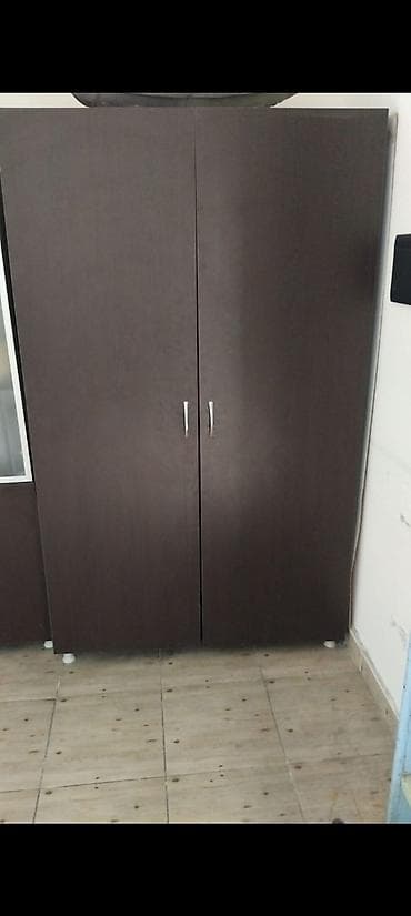 ikinci mebel: Ofis mebelləri dəsti Tərkibi: - Toplantı/iş masası: iri ölçülü — 6