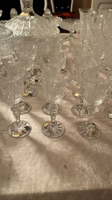 yuxuda qab qaşıq yumaq: Kristal süfrə dəsti - Zərif naxışlı, kəsim ornamentli iri kristal — 30